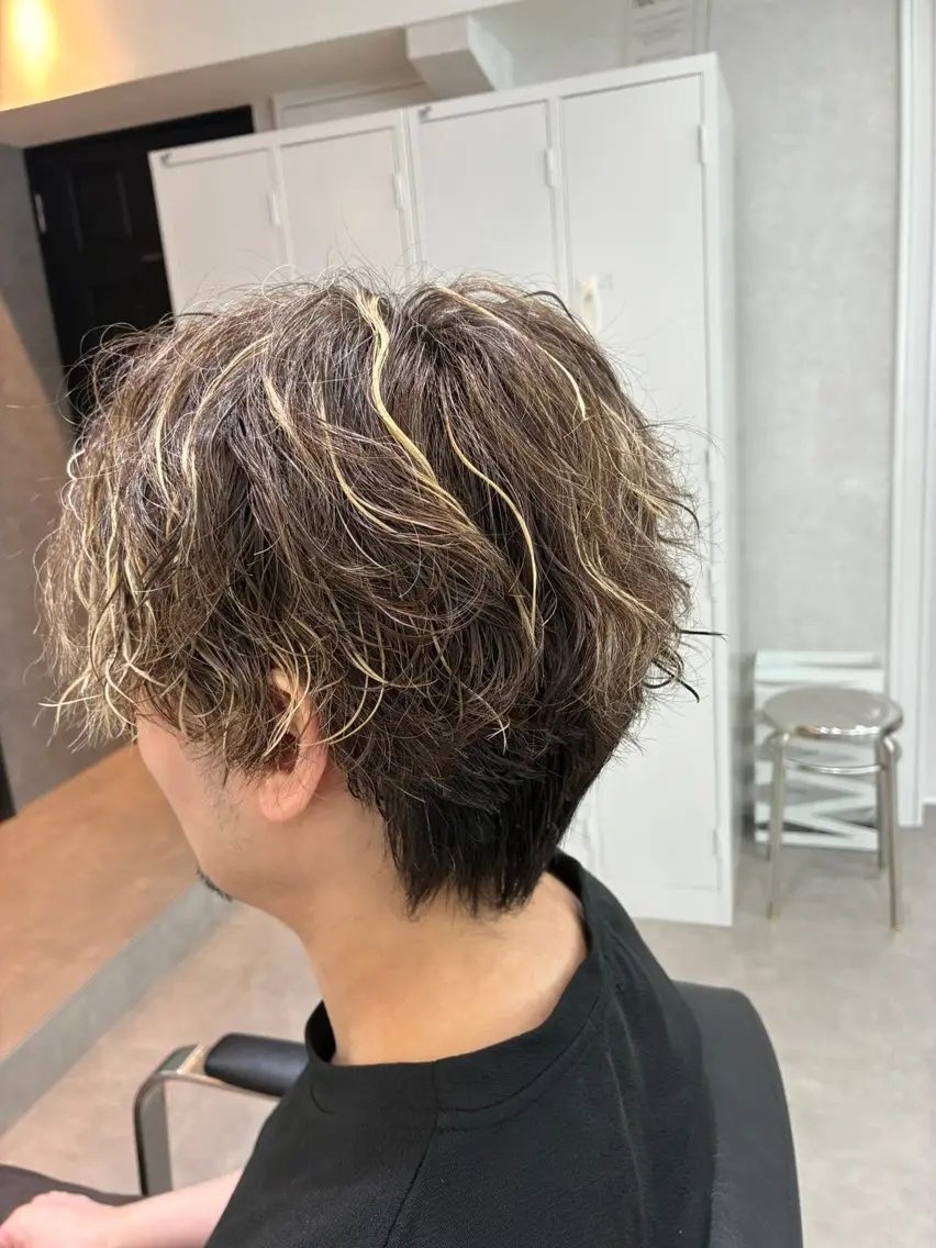 ショート パーマ ハイライト メンズ特化 金田淳弥のヘアスタイル
