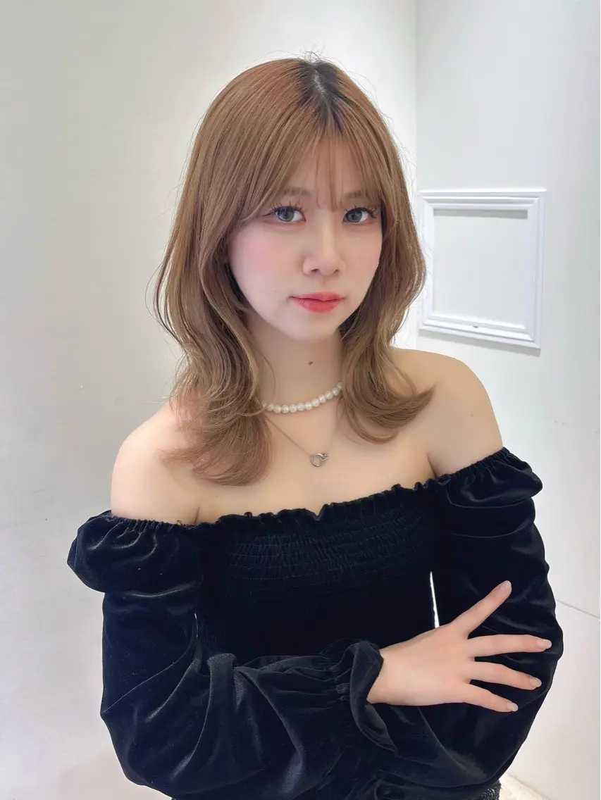 ミディアム カラー ミディアムレイヤー レイヤーカット ParveMix 岡本えりかのヘアスタイル