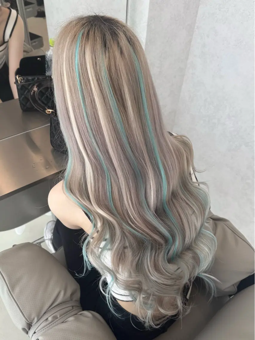 ロング ハイライト エクステ Nene /Roverのヘアスタイル