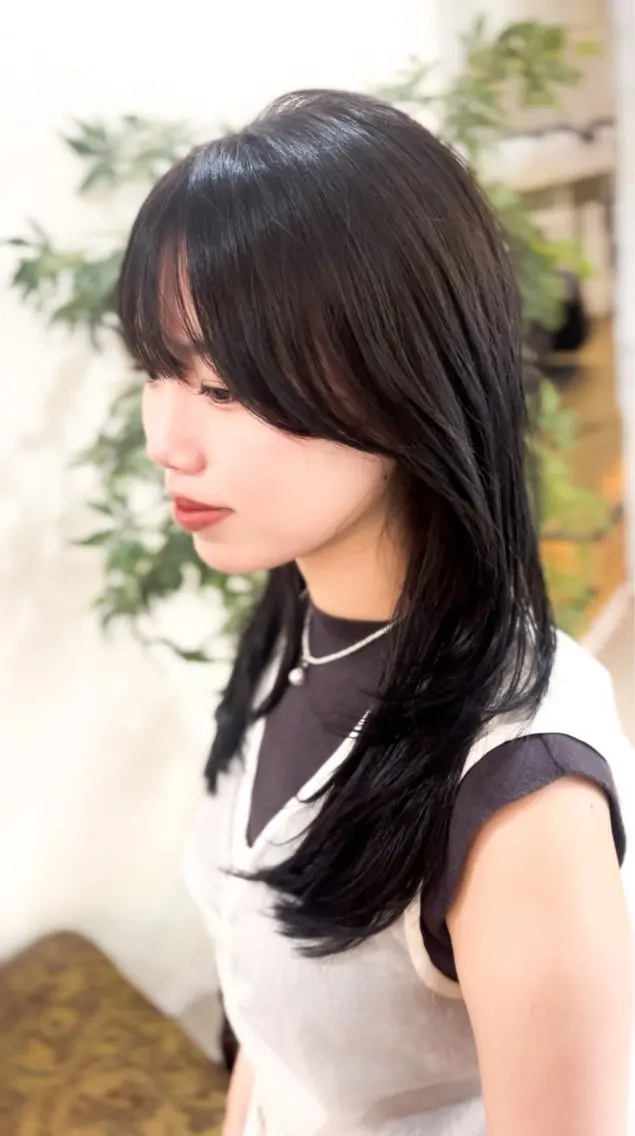 セミロング レイヤーカット 飯星慧斗 /ブリーチ、縮毛矯正のヘアスタイル