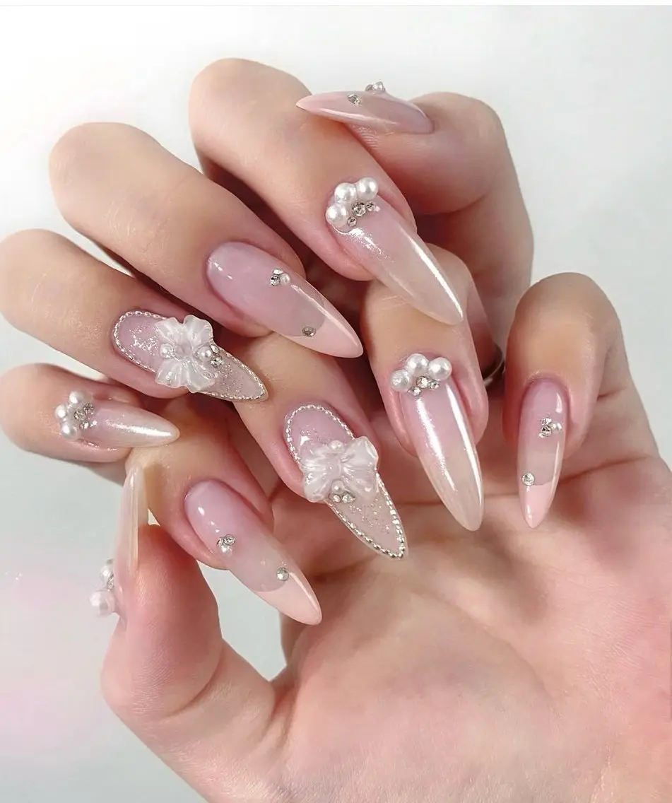 ネイル チークネイル ドット フットネイル フレンチネイル グラデーション ハンドネイル ハンドケア Aria Nail Beautyのネイルデザイン