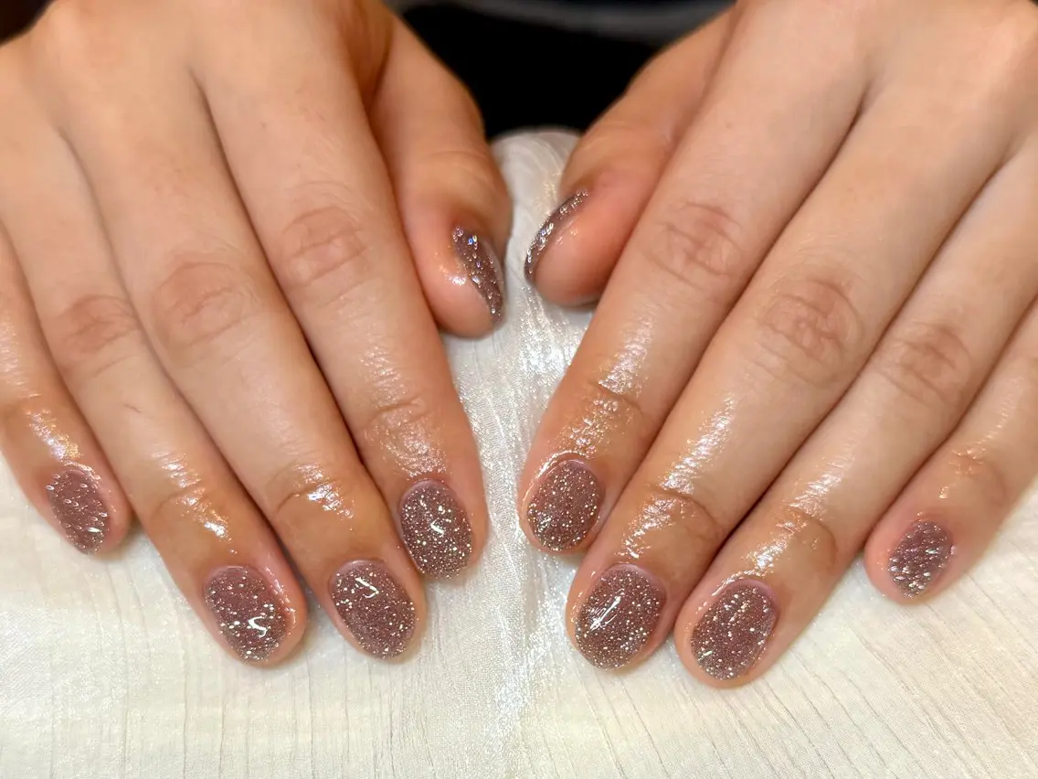 ネイル ブラウン フラッシュネイル 🤍大人シンプル🤍 船橋駅近 nailのネイルデザイン