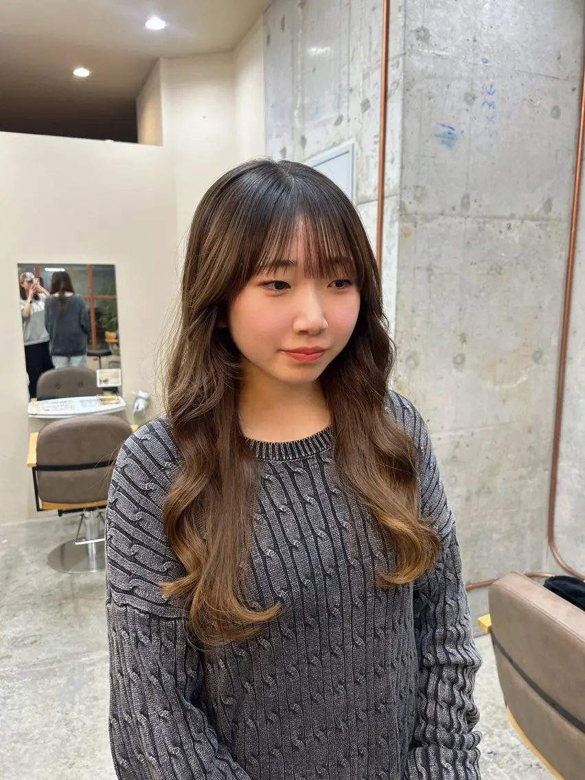 ロング 顔周りレイヤー/ ふわあいりのヘアスタイル