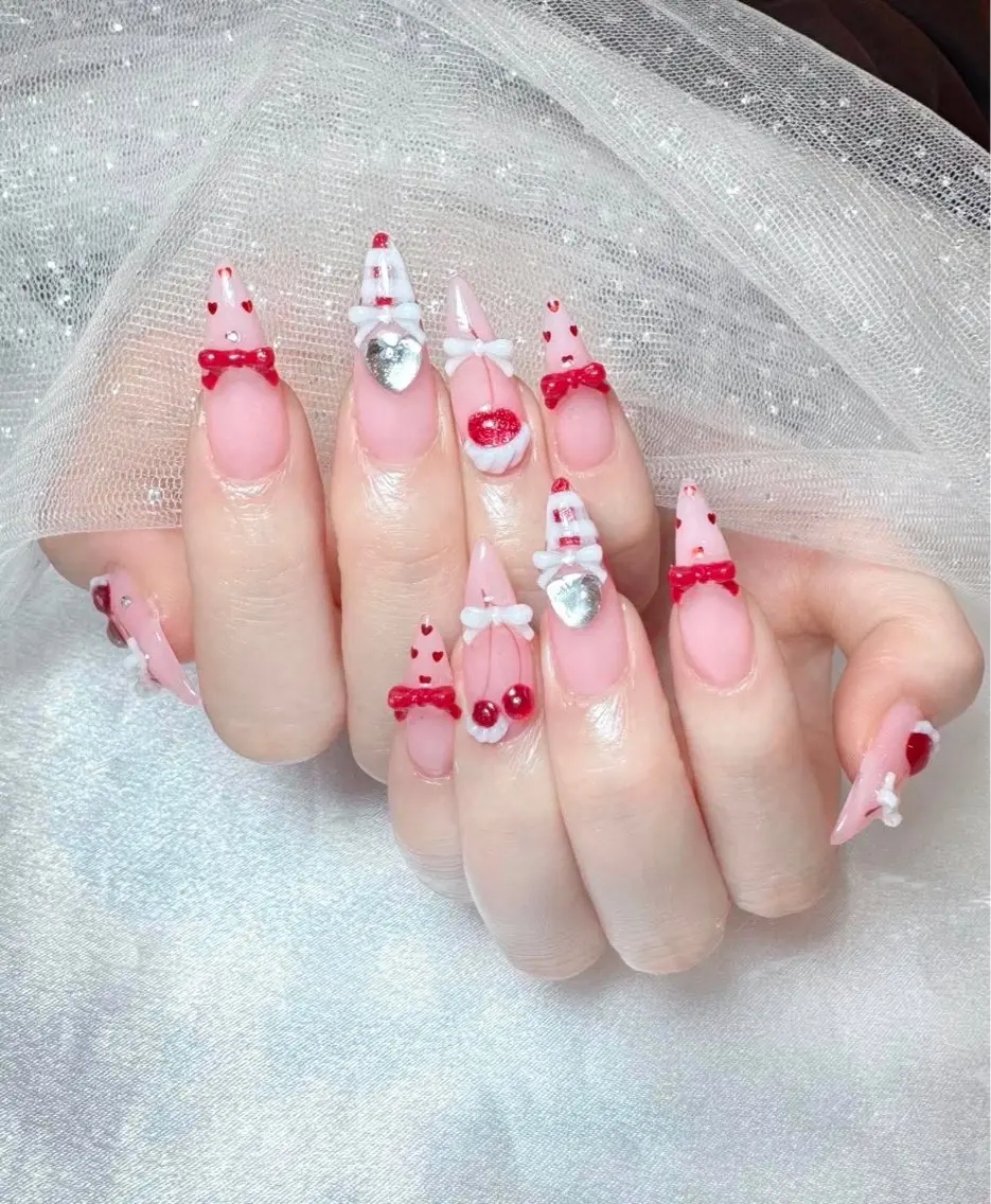 ネイル アートネイル ジェルネイル 韓国ネイル ニュアンスネイル ワンカラーネイル ハンドネイル Queen Nail Salonのネイルデザイン