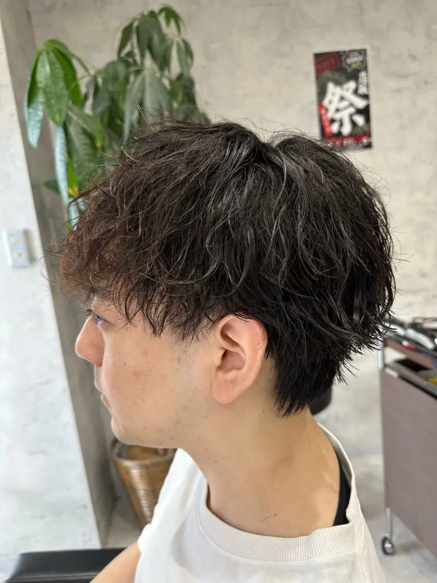 ショート パーマ メンズ メンズパーマ 波巻きパーマ スパイラルパーマ カット パーマ ユウ🪄 パーマ指名No1のヘアスタイル