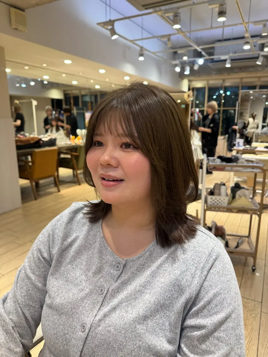 ミディアム ななほ⌇レイヤー カット⌇透明感カラーのヘアスタイル