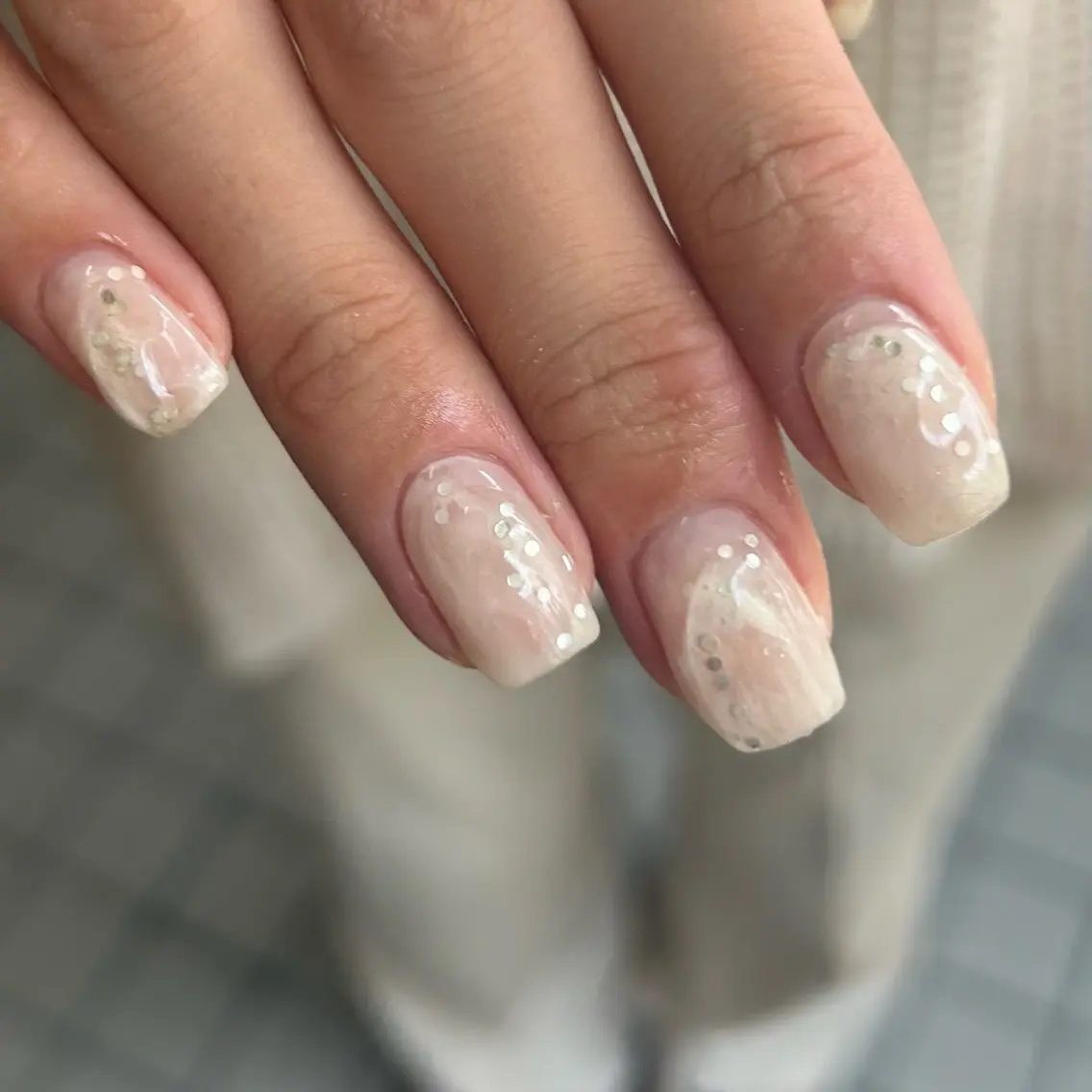 ネイル ニュアンスネイル ホワイト scré as Ételのネイルデザイン