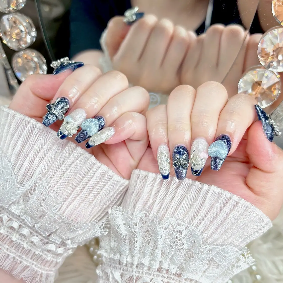 ネイル オーロラネイル チークネイル フラッシュネイル フレンチネイル ジェルネイル ハンドネイル ハンドケア Miyu Nail Nambaのネイルデザイン