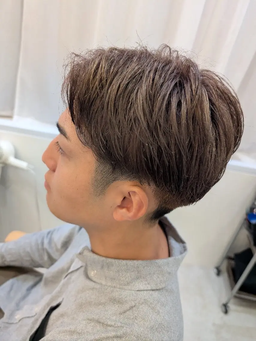 ショート カラー メンズ ベージュカラー ミルクティーベージュ カット ヘアカラー QOL札幌YUTO （旧QOL円山）のヘアスタイル