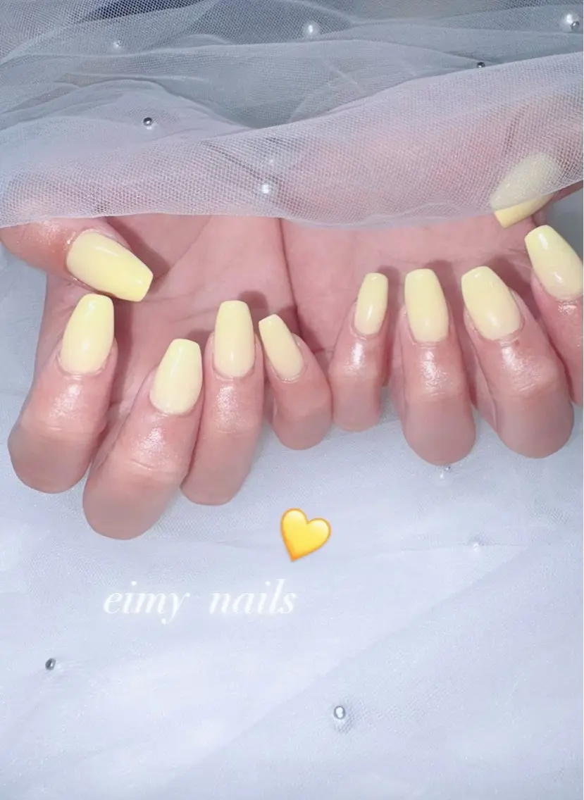 ネイル ワンカラーネイル 夏ネイル 黄色 ハンドネイル eimy nails♡のネイルデザイン