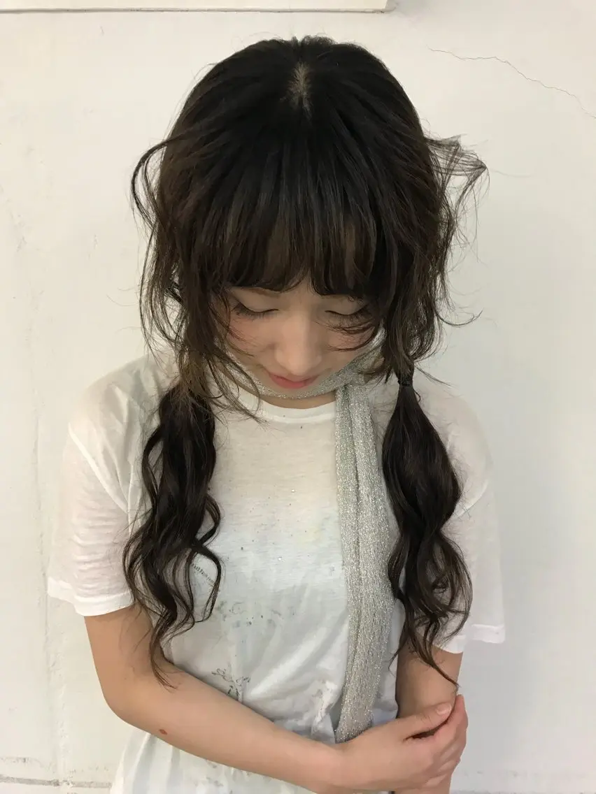 ロング カラー ヘアアレンジ 小森 梨華のヘアスタイル