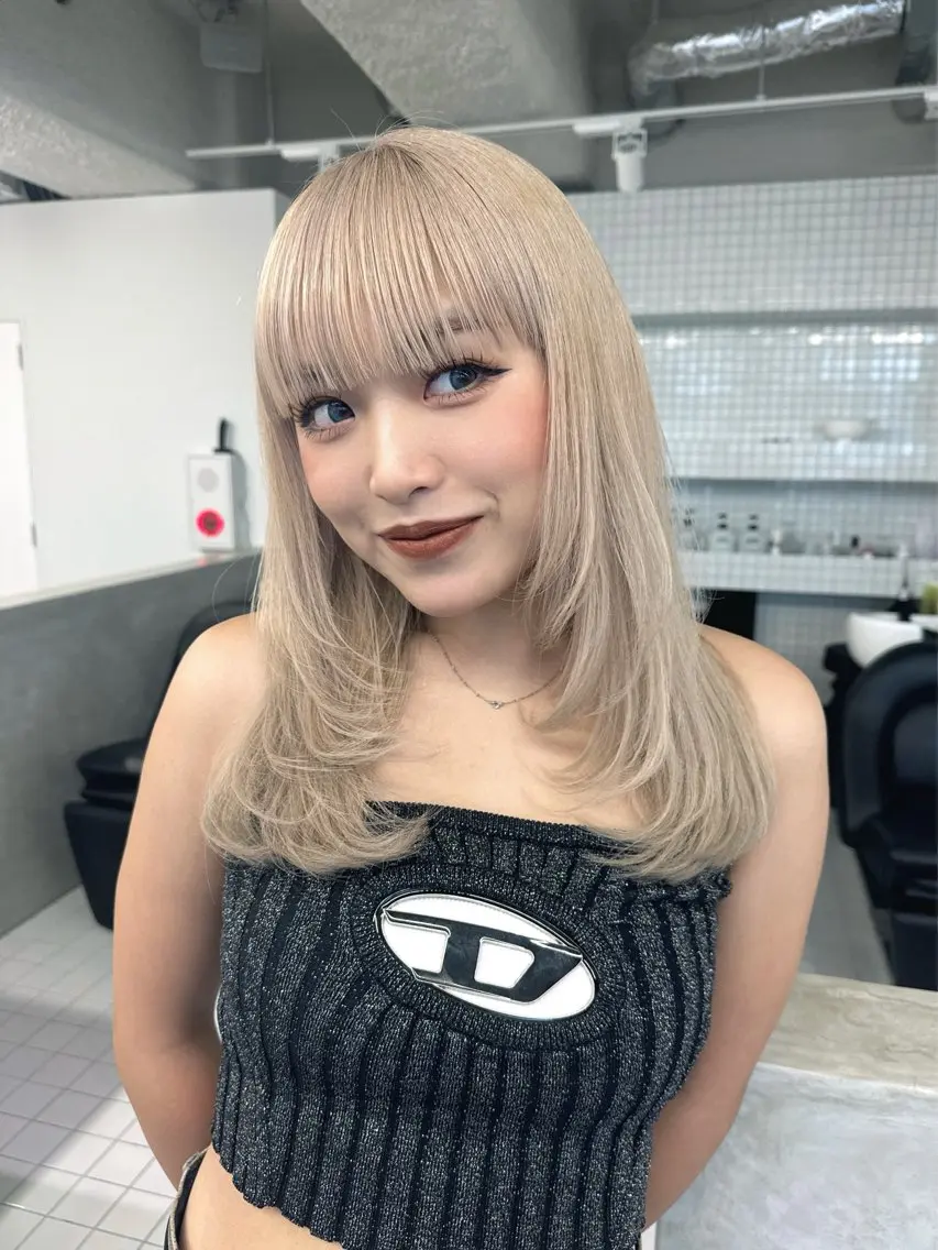 セミロング カラー ヘアカラー ハイトーン/ カラー/めい🎀のヘアスタイル