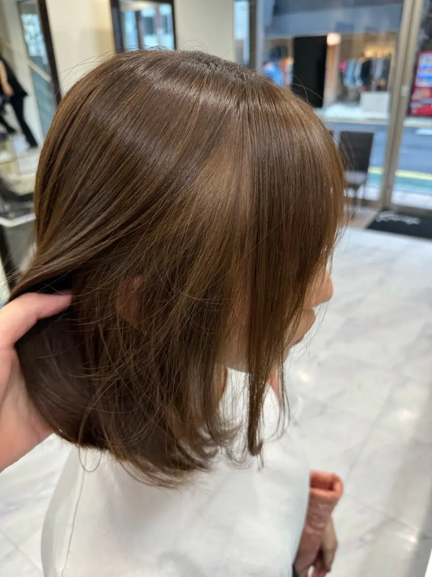 ミディアム カラー ヘアアレンジ 切りっぱなしボブ ブリーチ ブラウンカラー 透明感カラー デザインカラー 目黒 碧人のヘアスタイル