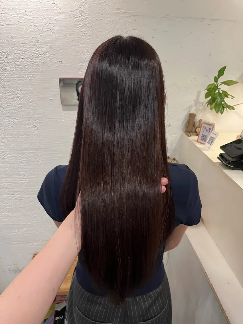 ロング ヘアカラー 栗林 惟のヘアスタイル