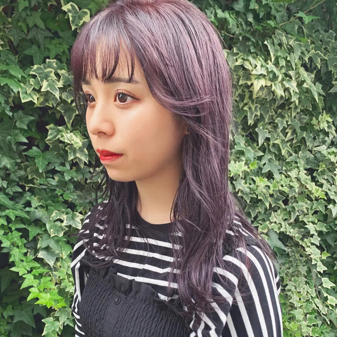 セミロング カラー ネイル ハイトーンボブ 前田 表参道　グレージュのヘアスタイル