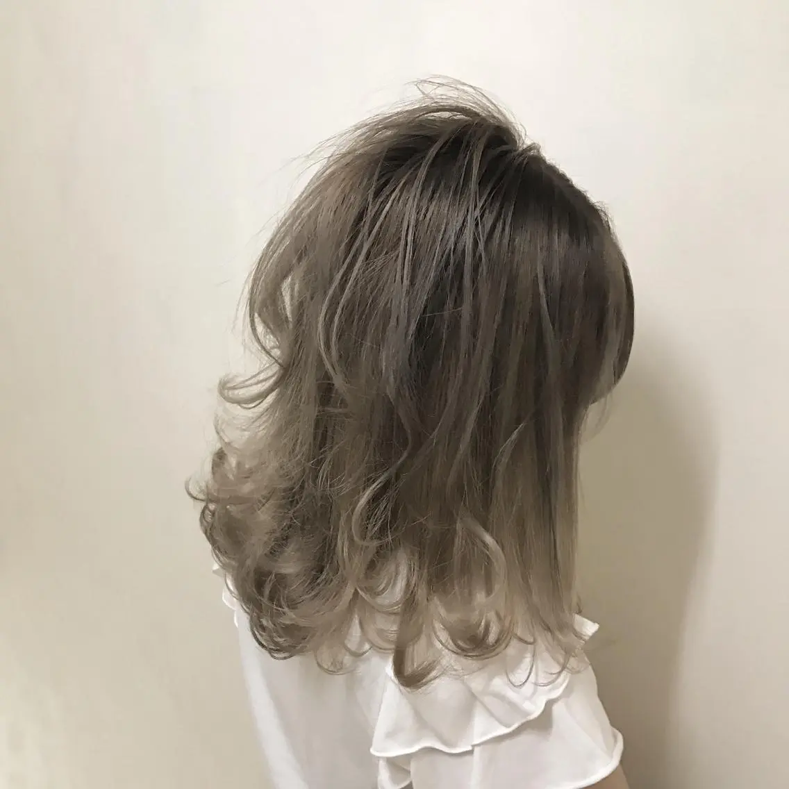 セミロング カラー ベージュカラー ホワイトベージュ 髪質改善 Daisukiのヘアスタイル