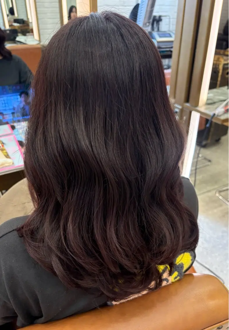 セミロング ピンクブラウン ヘアカラー 湯浅 菜月のヘアスタイル