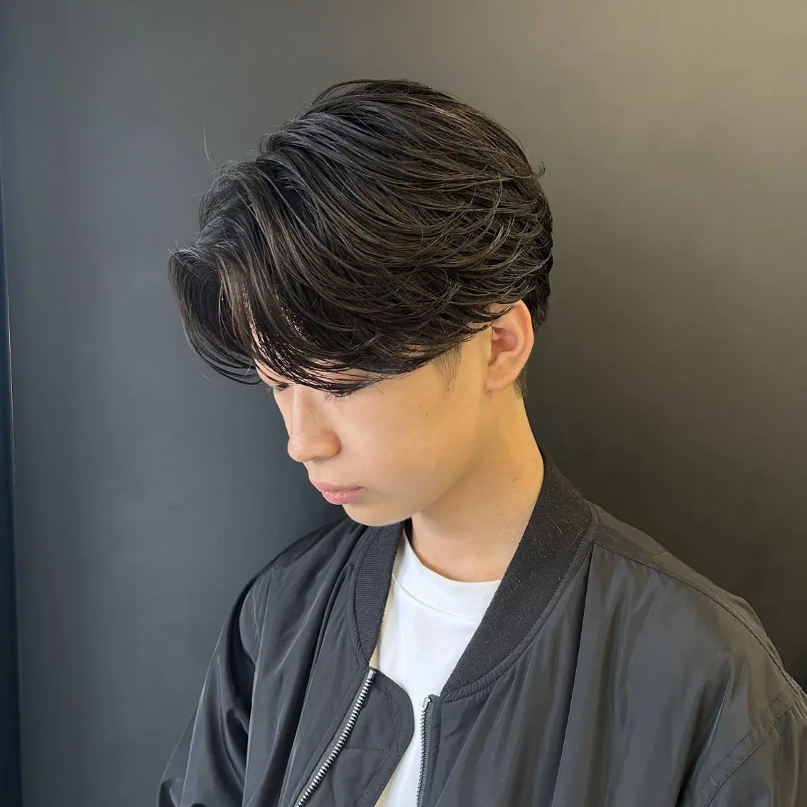 ミディアム パーマ メンズ ミディアムパーマ フェザーパーマ メンズパーマ ニュアンスパーマ &Maison. MICHIYAのヘアスタイル