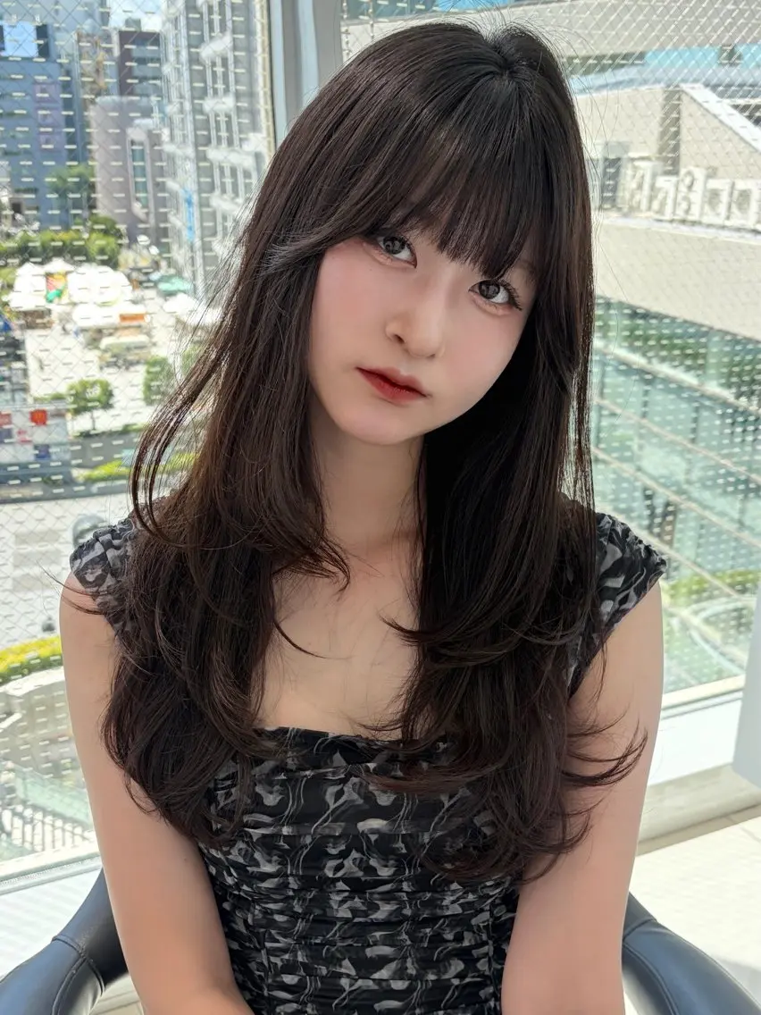 ロング カラー 佐々木 彩花のヘアスタイル