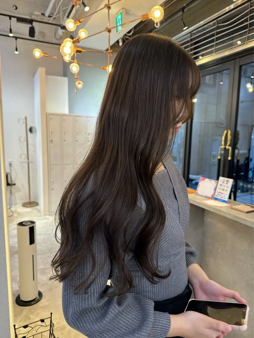 ロング カラー ベージュカラー ブリーチ ボルドーカラー ブラウンカラー 透明感カラー 赤み無し柔らかカラー 【梅田】madokaのヘアスタイル