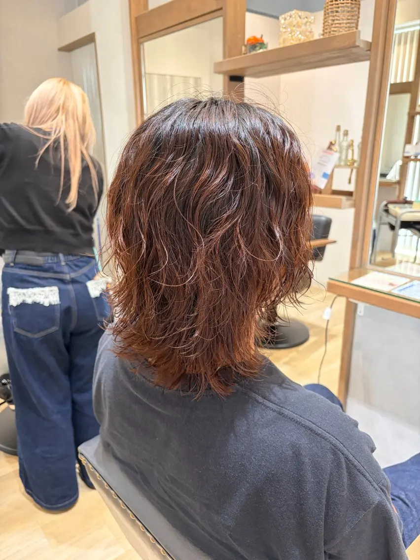 パーマ ウルフカット カット パーマ ケアブリーチカラー 樋口 莉奈のヘアスタイル