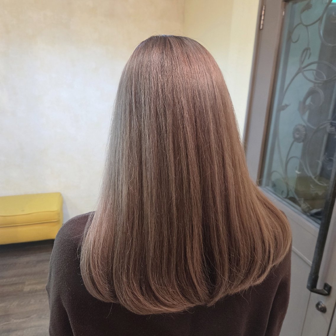 カラー ミディアム グレージュ ヘアカラー トリートメント 田井中 悠紀のヘアスタイル