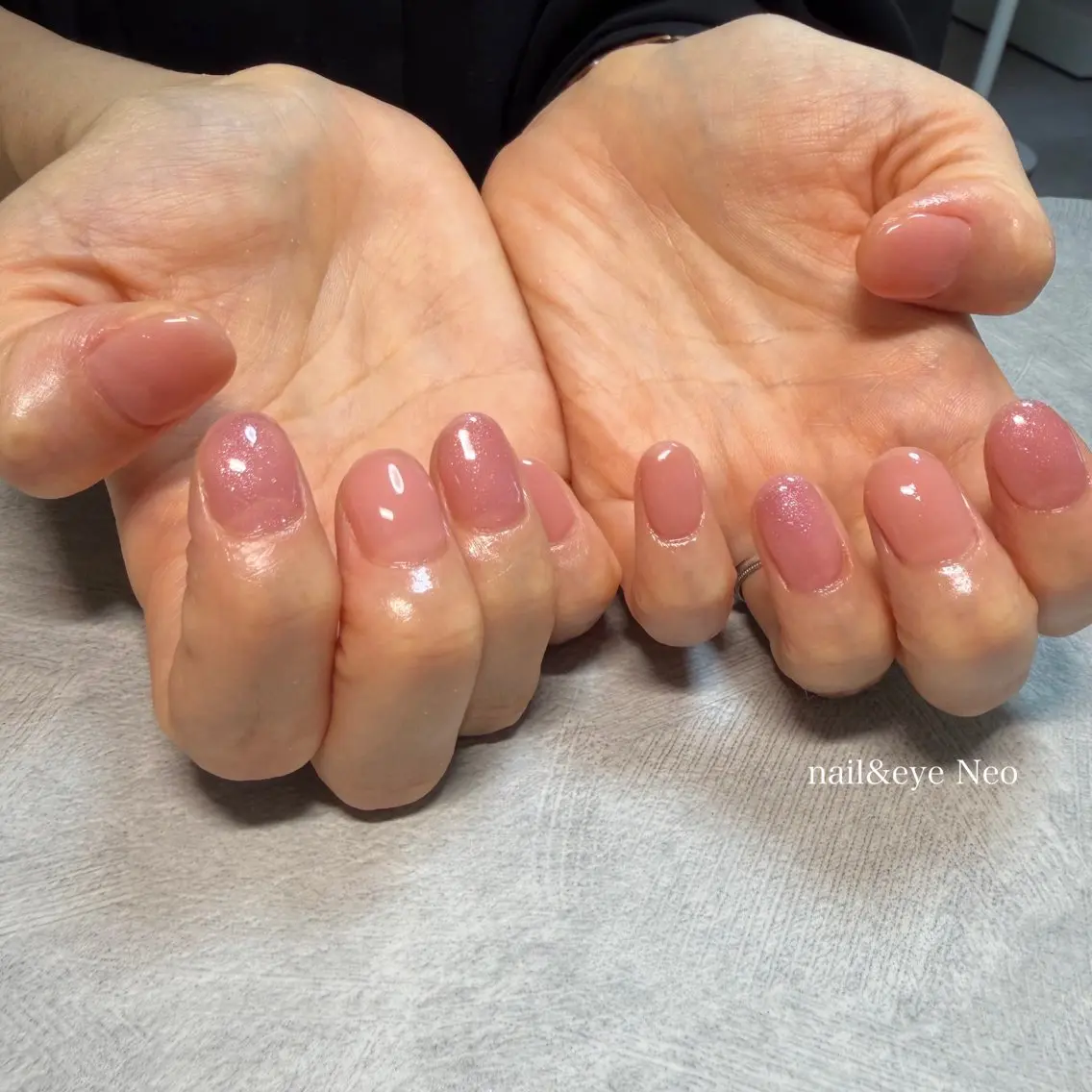 ネイル キラキラネイル ラメ(グリッター) オフィスネイル ワンカラーネイル ピンク nail_Neo. Maiのネイルデザイン