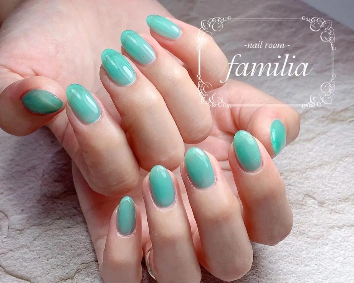 ネイル ハンドネイル -nailroom- familiaのネイルデザイン