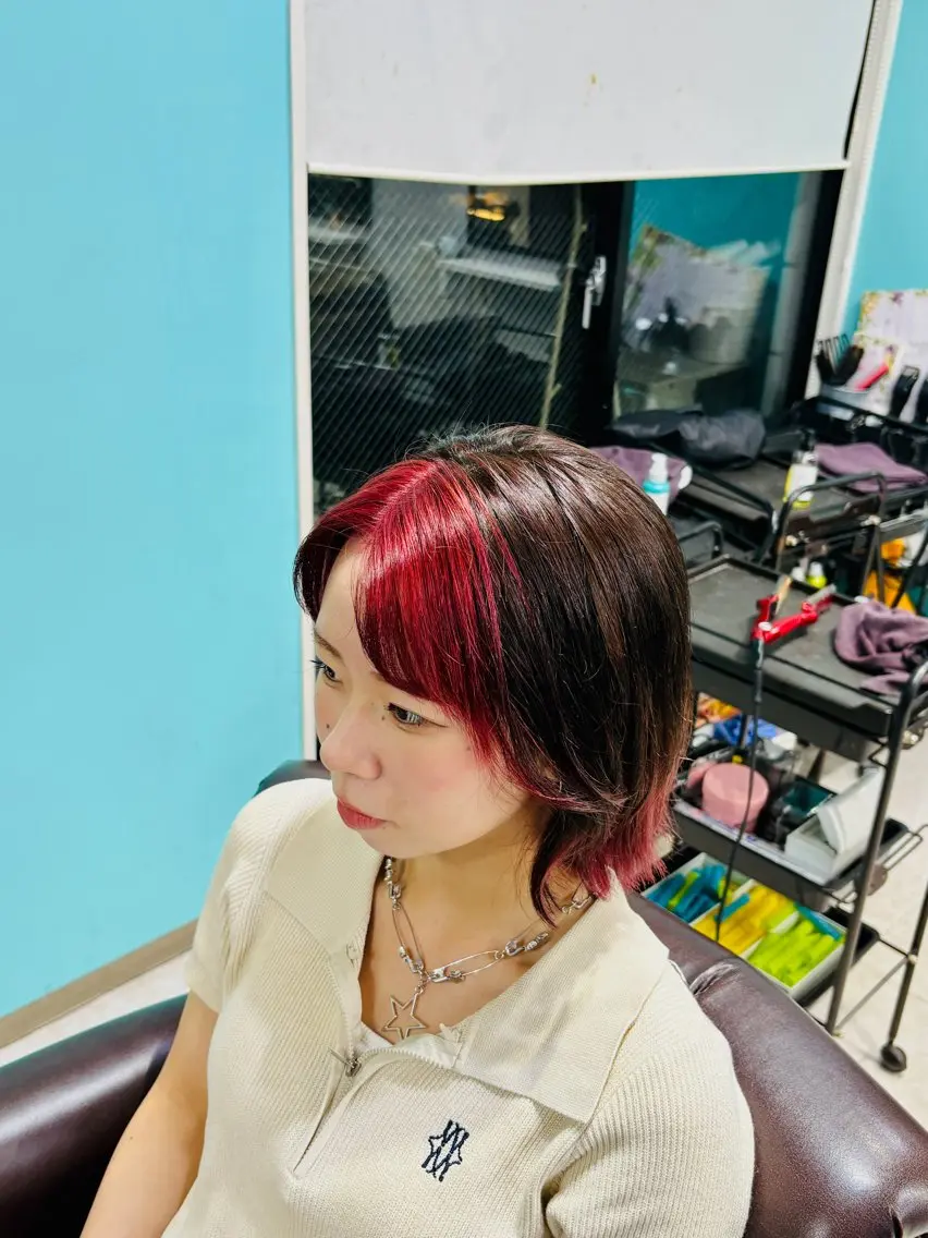 【個性を出したい方必見‼️】特殊デザインカラー+ブリーチ+N.カラー+トリートメントの写真