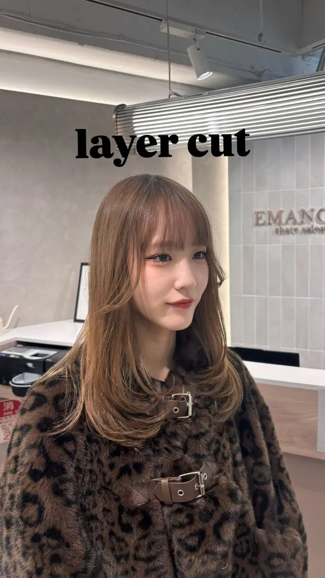 セミロング 顔まわりレイヤー レイヤーカット 小顔カット 🍒Sumire ／モデル募集中🍒のヘアスタイル