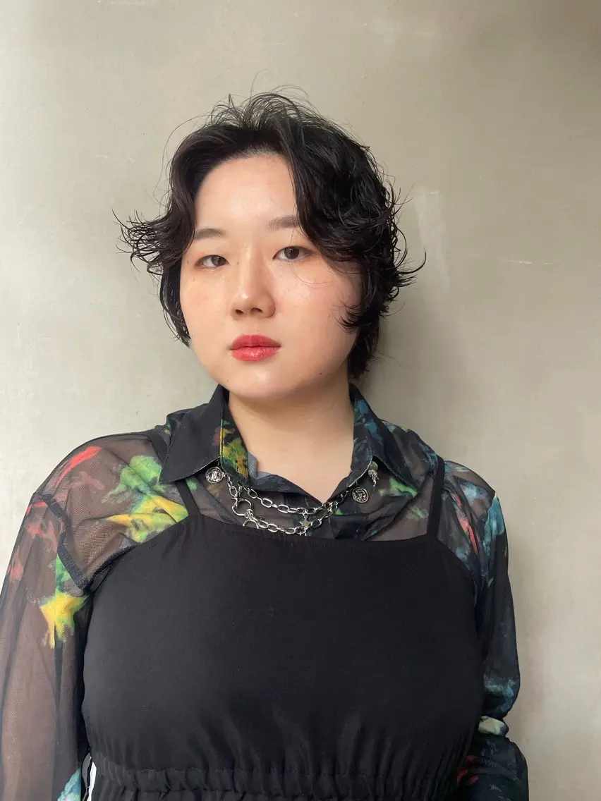 ショート パーマ 顔周りカット ショートヘア 長島 舞のヘアスタイル