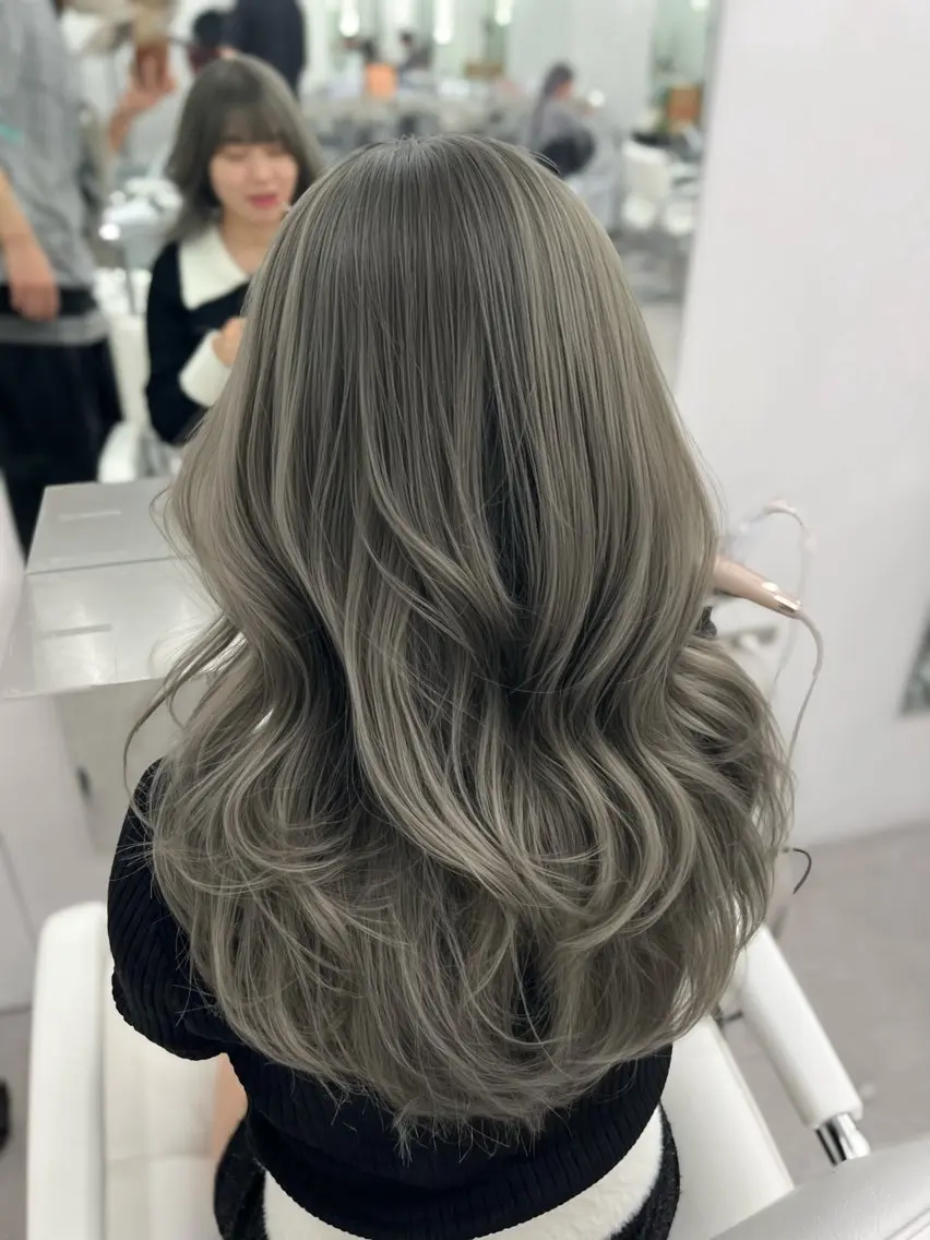 ロング カラー アッシュ ベージュカラー ブリーチ ブラウンカラー ブラウンベージュ カット ヘアカラー トリートメント 盛れるベージュ✨韓国 レイヤーkanatoのヘアスタイル