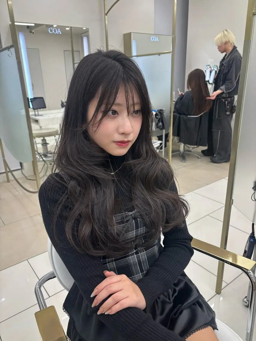 ロング 《期間限定無料》 ミディアムカット✂️のヘアスタイル