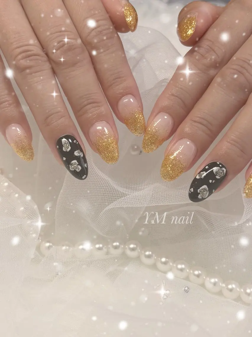 ネイル アニマル柄 ゴールド キラキラネイル ラメ(グリッター) ラメグラデーション ハンドネイル YM nailのネイルデザイン