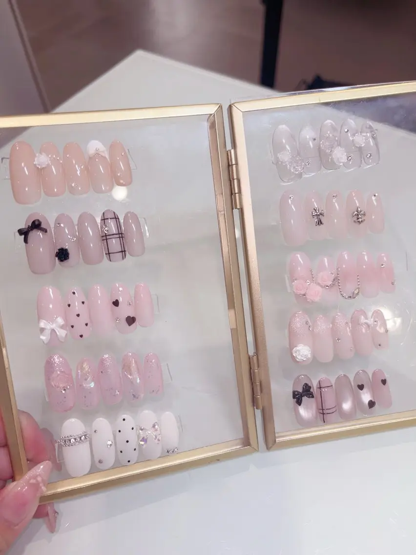ネイル アートネイル ガーリー 韓国ネイル 持ち込み ワンホンネイル KOKONA 🎀のネイルデザイン
