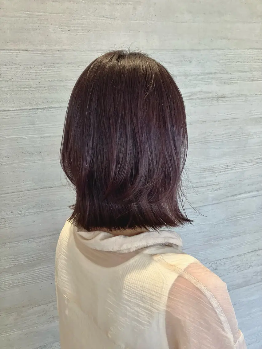 ミディアム カラー ラベンダーカラー くびれヘア くびれレイヤー レイヤーカット サキ🤍ハイトーン 🪩レイヤーカットのヘアスタイル