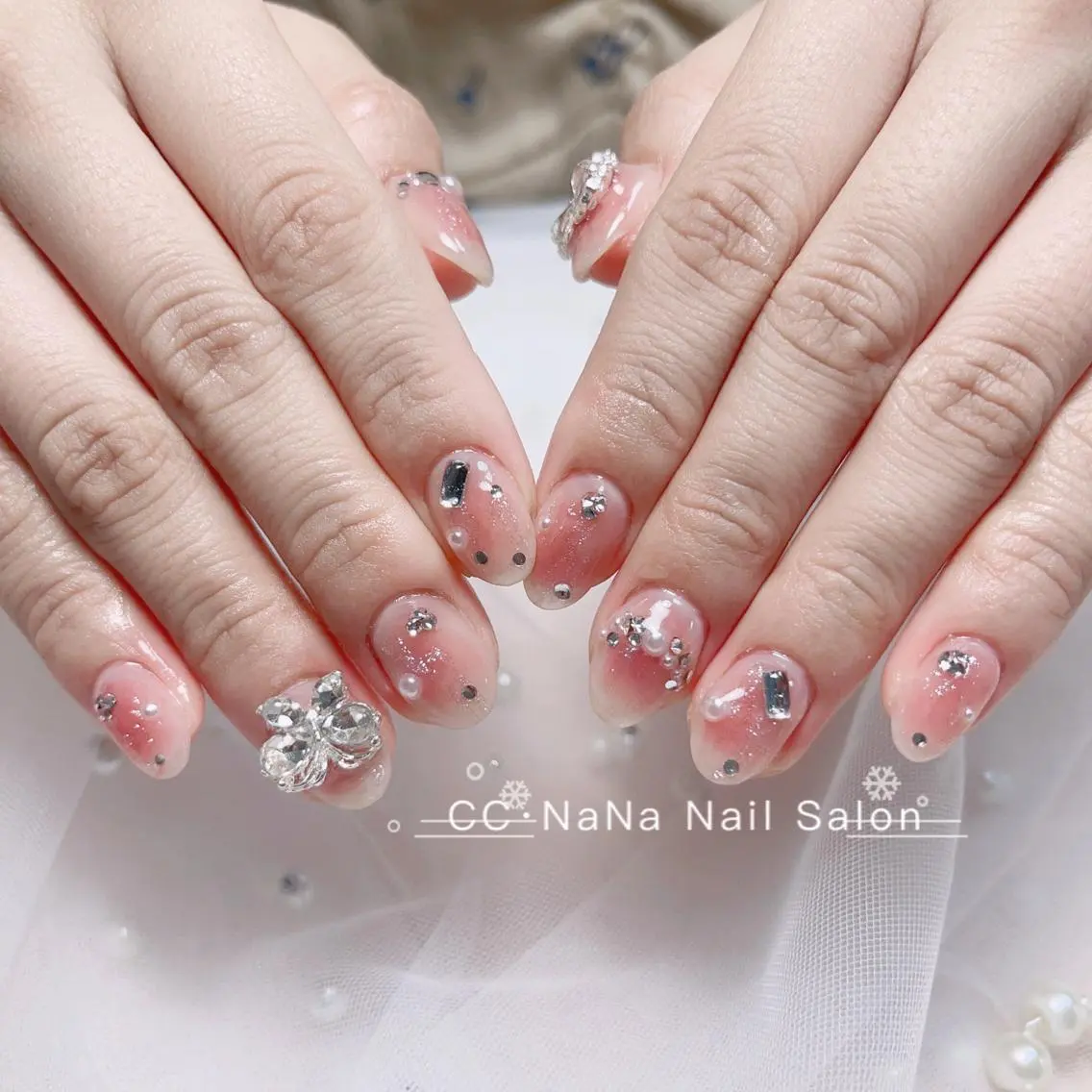 ネイル ストーンネイル ハンドネイル 💎CC・NaNa 韓国風ネイル🌙Cのネイルデザイン