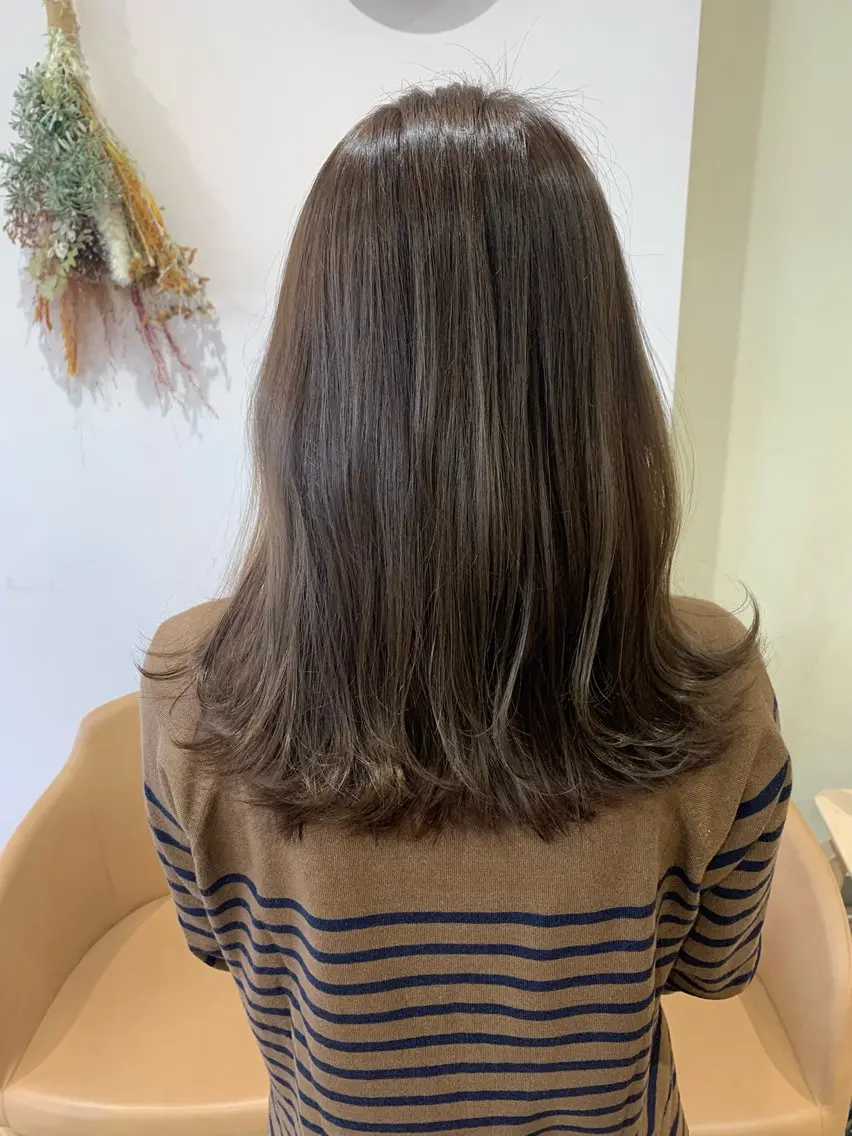 ロング カラー ベージュカラー 透明感カラー イルミナカラー カット ヘアカラー トリートメント 韓国レイヤー🇰🇷 /縮毛矯正/高島奈緒のヘアスタイル
