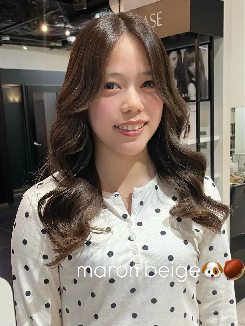 ミディアム カラー ベージュカラー レイヤーカット カット ヘアカラー trico心斎橋 ナツミのヘアスタイル