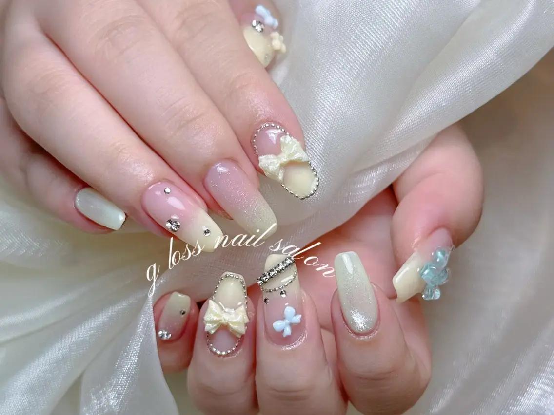 ネイル りこ🫧 gloss nailのネイルデザイン