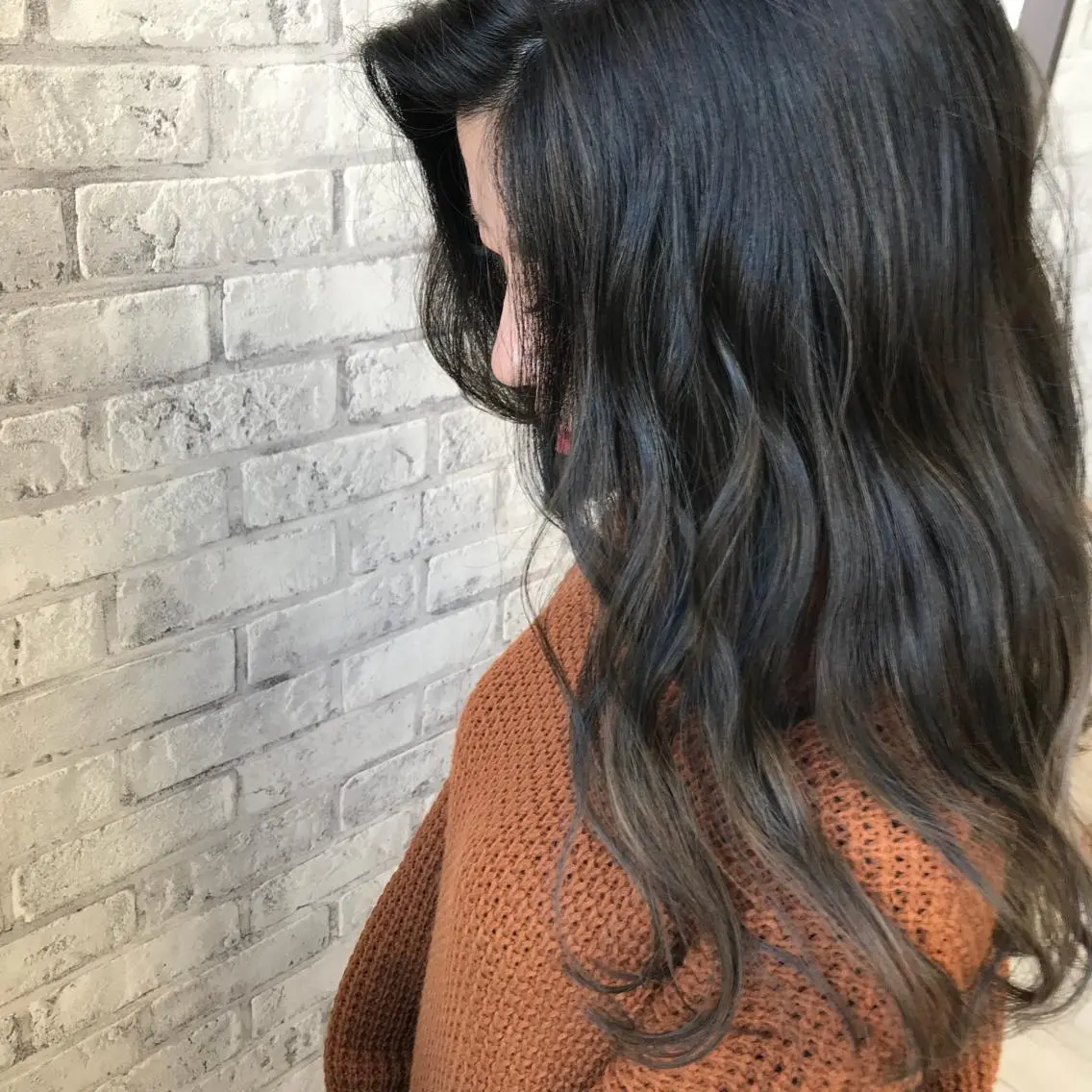 ロング カラー ブリーチ カット ヘアカラー Oopsレイヤー 加藤澄都のヘアスタイル