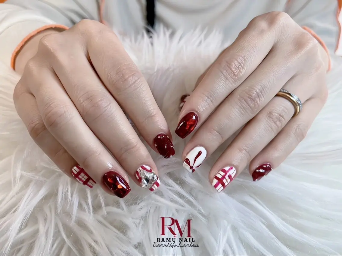 ネイル キラキラネイル マグネットネイル ミラーネイル ピンク 夏ネイル ハンドネイル RAMU Nail 恵比寿店のネイルデザイン