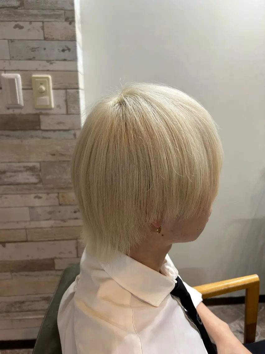 カット✂️+ブリーチ2回🙆‍♀️トリプルカラーの写真