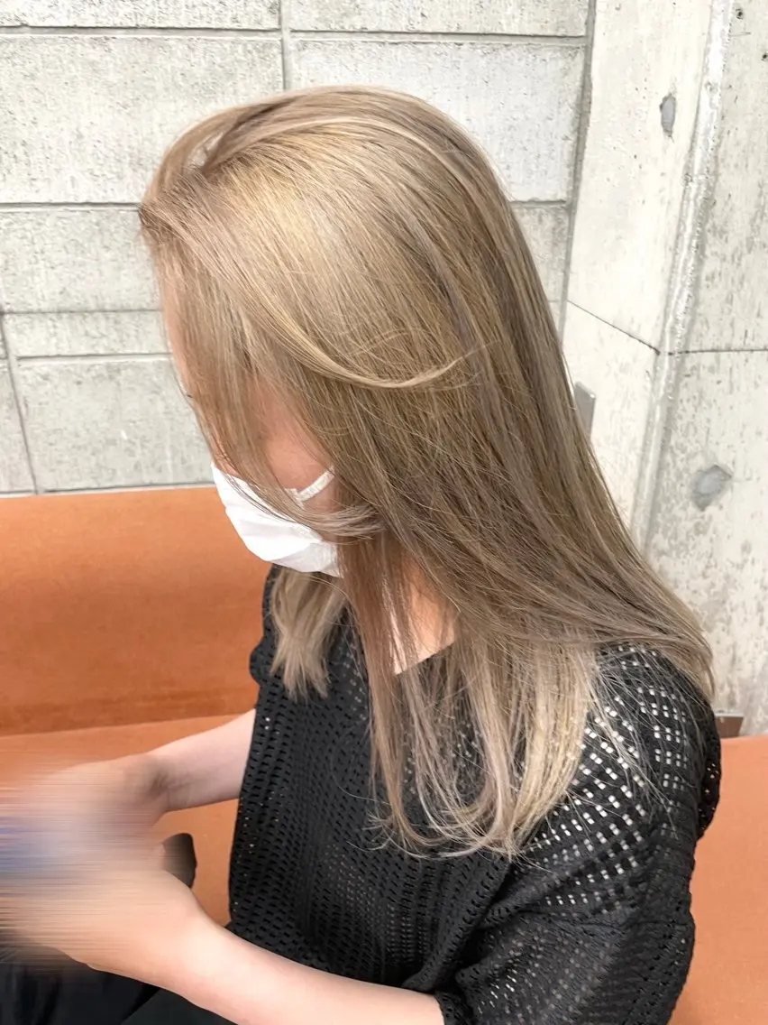 セミロング ヘアカラー 🎀ハイトーン/ 髪質改善あやな🪽のヘアスタイル