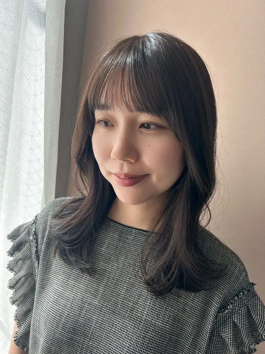 セミロング カラー 透明感カラー グレージュ hubhair レイヤー/透明感のヘアスタイル