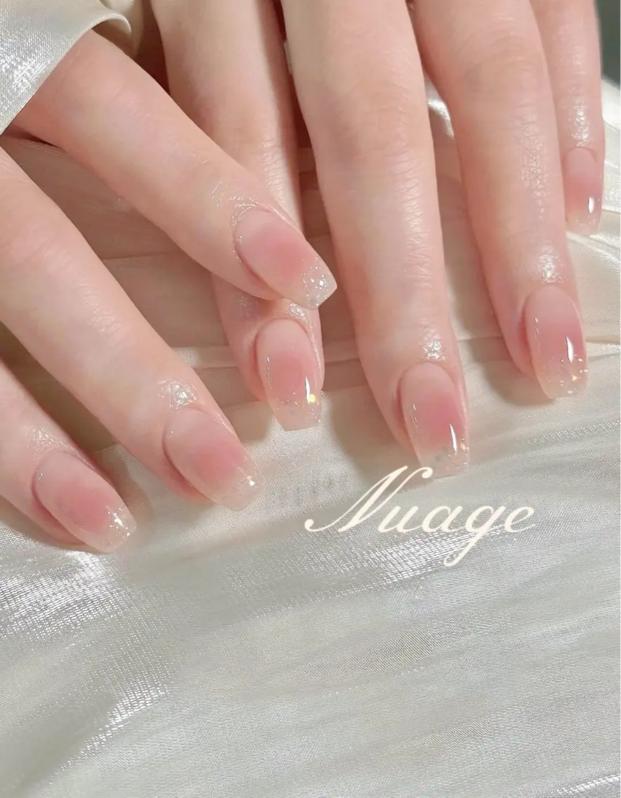 ネイル チークネイル ラメ(グリッター) ラメグラデーション オフィスネイル ハンドネイル Nuage nailのネイルデザイン