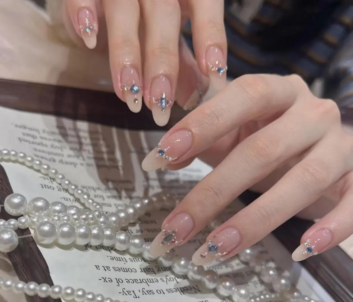 ネイル ハンドネイル 🎀 Ayaka_nailのネイルデザイン