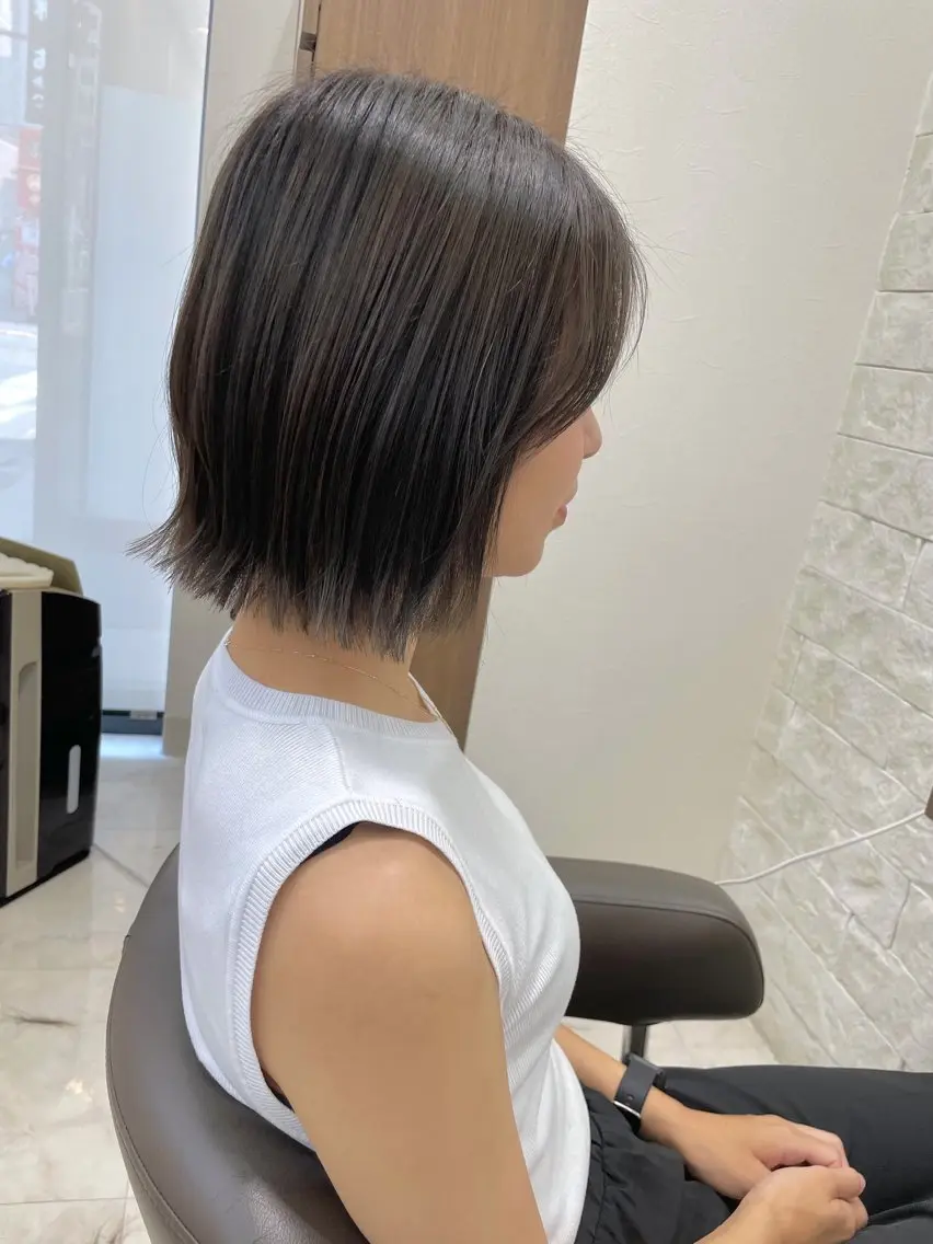 ミディアム 切りっぱなしボブ ボブ カット ヘアカラー トリートメント 新村 華奈絵のヘアスタイル