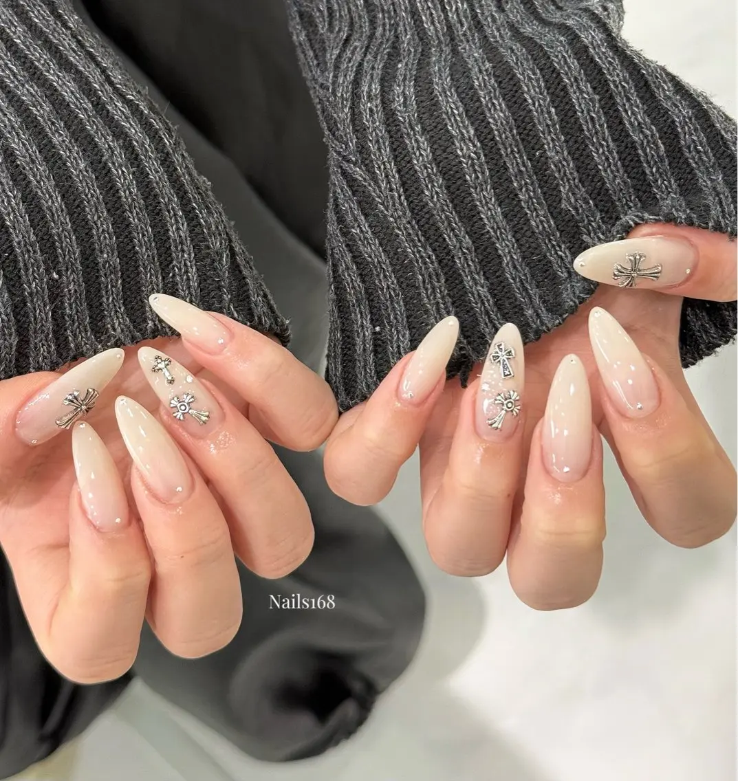 ネイル アートネイル チークネイル 韓国ネイル マグネットネイル ニュアンスネイル ハンドネイル NAILS168 新大久保店のネイルデザイン