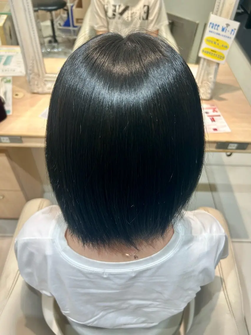 カラー 黒髪 ブルーカラー ブルーブラック イルミナカラー ヘアカラー 峯 彩華のヘアスタイル